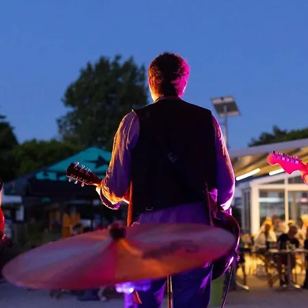 Campsite Camping 4 Etoiles - Parc Aquatique - Eeibgd Royan