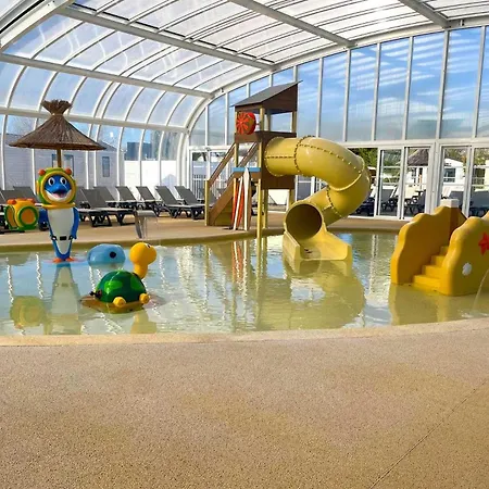 Campsite Camping 4 Etoiles - Parc Aquatique - Eeibgd *