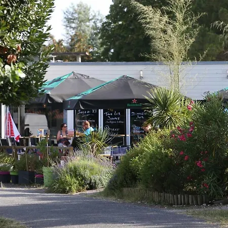 Campsite Camping 4 Etoiles - Parc Aquatique - Eeibgd Royan